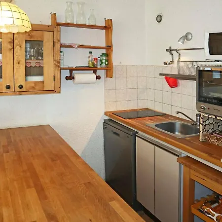 2 Pieces Pour 6 Personnes Au Centre Commercial, - Fr-1-322-43 Apartment *